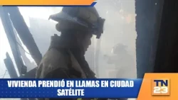 House engulfed in flames in Ciudad Satélite
