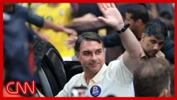 Flávio Bolsonaro reportedly on his way to the United States while sought by Federal Police
