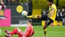Barcelona signs forward Karim Adeyemi from Borussia Dortmund