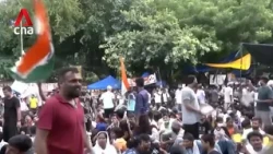 India protests: Government officials fail to reach deal with Cockroach Janta Party