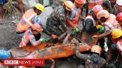 ネパールの地下トンネルから作業員が救出される瞬間