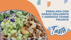 COPY TASTE | ENSALADA CON ARROZ CRUJIENTE Y ADEREZO CON TAHINI