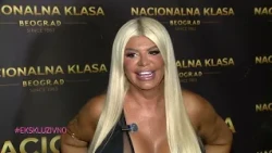 Dara Bubamara: “Baba Cakana, idi zalivaj to veštačko cveće, ni golub u malinama te pos*ati neće.”