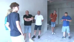 REKONŠTRUKCIA HALY POKRAČUJE