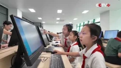 AI Moves into Chinese Classrooms as Teachers and Study Buddies