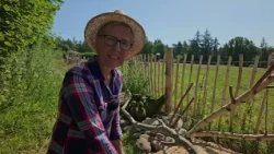 Building a Lizard Castle – Part 2 | "Gabi's Garden" with Gabi Pratz