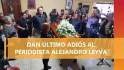 Journalist Alejandro Leyva's remains mourned in Oaxaca; funeral home packed to bid him farewell