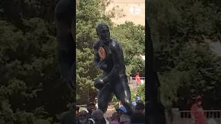 Statue of boxing legend Joe Frazier unveiled at Philadelphia Art Museum steps