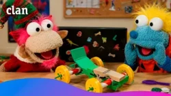 Agus and Lui celebrate Gear-a-thon with a race car | Clan TVE