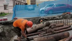 Heating network crews prepare for the third stage of repairs on Fontannaya Street.