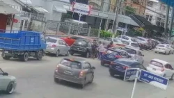 Caught on Cam: Rear-End Contact in Main Road Traffic Line