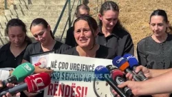 Në protestë për një ambulancë, banorët e Vaut të Dejës kërkojnë mjek edhe pasdite si dhe gjatë natës