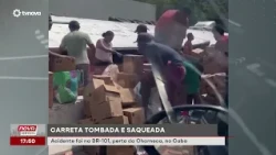 Semi-truck overturns on BR-101 and cargo is looted near Charneca, in Cabo | #NovaGeral