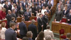 Magyar Péter az eskütétel alatt froclizta a fideszes képviselőket - HírTV