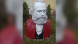 Karl Marx bust wearing a crimson blazer smashed in Kaliningrad