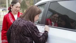 6000 Signatures on a Car with Madina Ashilova