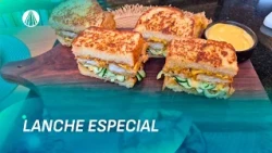 Lanche de Peixe Crocante com Maionese de Camarão que é TENDÊNCIA | Sabor de Vida