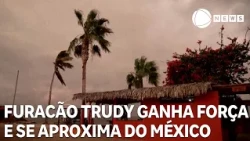 Hurricane Trudy gathers strength and approaches the Mexican coast