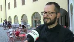 Letný večer na Zámku Strmé brehy