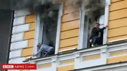 キーウの歴史的建造物にドローン攻撃、人々は窓から避難