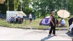 Noć ispred fabrike: Bivši radnici Koksare ne odustaju, a pomoći – bez kupovine preduzeća, nema