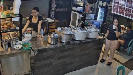 Live at Lyn's Food Haus in Bankerohan, Davao City