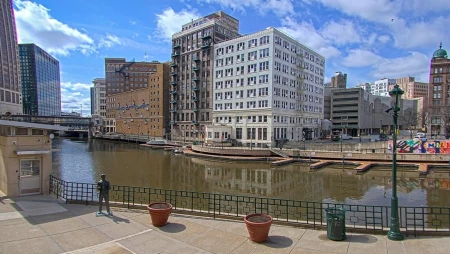 Milwaukee - Riverwalk - Downtown